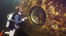 El 'Dr. Deep Sea' emerge a la superficie tras pasar 100 días bajo el agua
