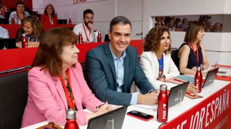 Sánchez impone sus listas por unanimidad a pesar de los plantones y la indignación de varios dirigentes socialistas