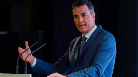 Sánchez recurre a El País en su momento más crítico como presidente