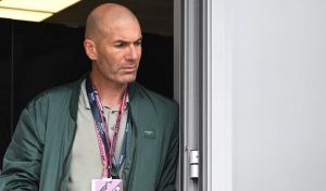 Zidane llora al ser nombrado padrino de una asociación de niños con cáncer