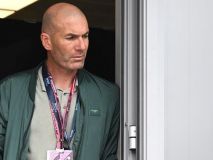 Zidane rompe a llorar al ser nombrado padrino de una asociación de niños con cáncer