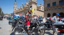 Más de mil motos de 24 países se concentran en la plaza del Pilar de Zaragoza