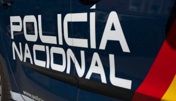 Dos detenidos por provocar un incendio en el que ha muerto una mujer bajo un puente en Madrid