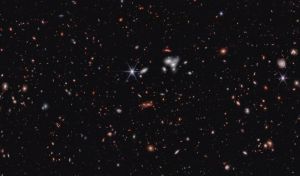 El James Webb detecta el agujero negro supermasivo activo más distante