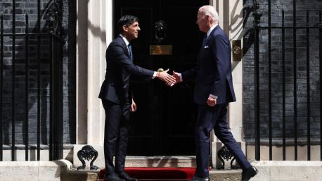 Biden llega a Downing Street para reunirse con Sunak