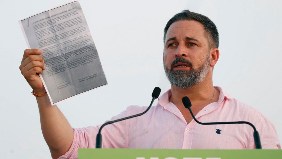Abascal, dolido con el pacto ofrecido por Feijóo a Sánchez: 'No podemos contar con el PP'