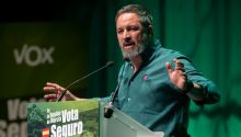 Abascal critica que se ofrezca la abstención a un 'peligroso' Sánchez