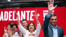 El último servicio de Tezanos a Sánchez: el PSOE ganaría las elecciones según el CIS