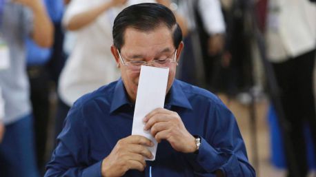El partido gobernante en Camboya logra una holgada victoria en unos comicios 'farsa' sin oposición