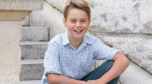 Un sonriente y relajado príncipe Jorge posa en su décimo cumpleaños