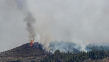 Un incendio declarado en Tejeda (Gran Canaria) afecta a 200 hectáreas