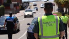 Dos guardias civiles graves tras chocar con un coche que invadió su carril en Córdoba