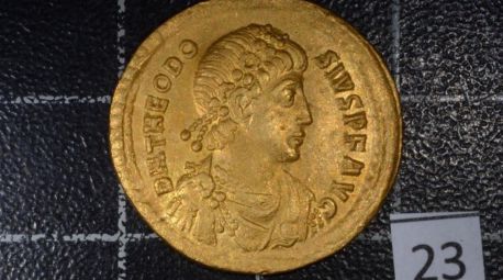 Restauran 53 monedas de oro romanas de los siglos IV y V halladas en el mar de Jávea