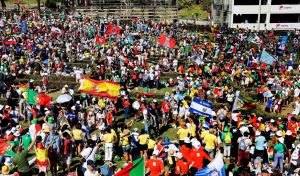 Unos 200.000 fieles toman Lisboa, paralizada el primer día de la JMJ