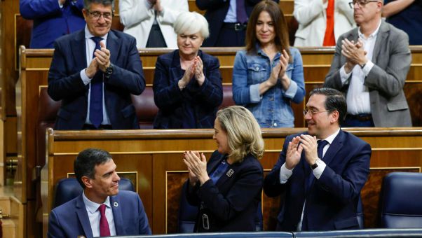 Con un Puigdemont clave, los primeros momentos de la nueva legislatura pueden dar pistas sobre los apoyos de Sánchez y Feijóo de cara a la investidura.