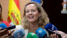 Nadia Calviño: Tendría que ser una persona del PSOE quien presida el Congreso