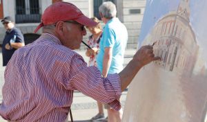 Antonio López continúa en la Puerta del Sol el paisaje que inició hace más de una década