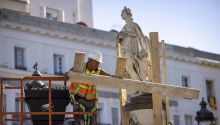 La estatua de la Mariblanca estrena ubicación en la Puerta del Sol