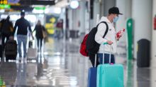 Qué es el 'timo de la maleta': la estafa que aumenta en vacaciones