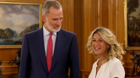 El Rey cierra con Yolanda Díaz la primera jornada de consultas
