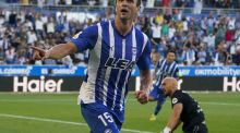 LaLiga. El Alavés de Kike García noquea al Sevilla en el partido loco de la jornada