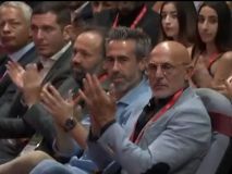 Duras críticas a Jorge Vilda y Luis de la Fuente por aplaudir el discurso de Rubiales