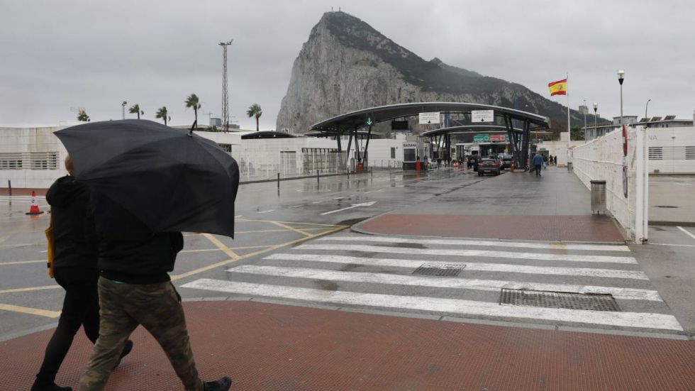 Gibraltar amenaza a España con represalias por el nuevo sistema de control de pasaportes