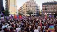 Cientos de personas apoyan a Jenni Hermoso en Madrid: 'No es un pico, es una agresión'