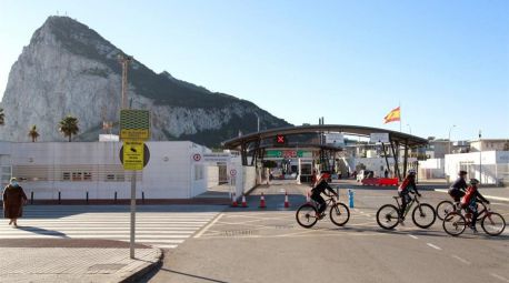 España protesta ante Reino unido por tres incidentes en aguas próximas a Gibraltar