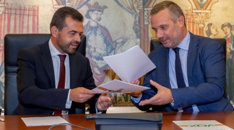 PP y Vox sellan su acuerdo de gobierno en Murcia sin 'ganadores ni vencidos'