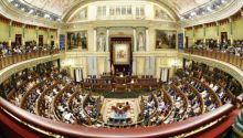 Pinganillos en el Congreso: más de un millón de euros para empezar y traductores
