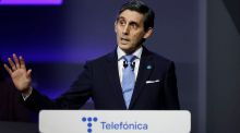Álvarez-Pallete y su consejero delegado vuelan a Arabia tras la irrupción de STC en Telefónica