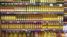 El aceite de oliva virgen extra subió hasta 2,57 euros más en supermercados que en origen