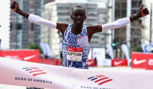 Kiptum establece un nuevo récord del mundo en el Maratón de Chicago
