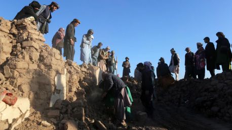 Afganistán calcula más de '4.500 víctimas' entre muertos y heridos por los terremotos