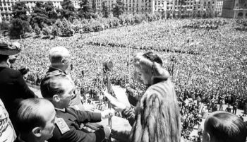 Los trajes con los que Evita Perón desfiló por Madrid