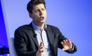 Sam Altman negocia para volver a dirigir OpenAI dos días después de su despido
 