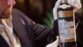 Una botella de whisky The Macallan de 1926 se vende por el récord de 2,4 millones de euros