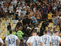 Lamentable es poco: la violencia de los ultras argentinos en Brasil obliga a sus jugadores a marcharse