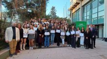 Santander y la UAB entregan 80 becas salario para universitarios en el Campus Ítaca