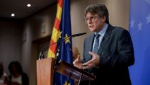 Puigdemont amenaza a Sánchez con apoyar una moción de censura si no cumple lo pactado