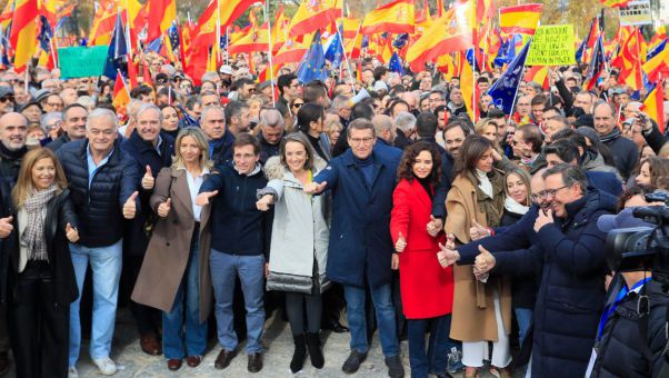 Duras críticas al Gobierno por conceder poder a Puigdemont y a un mediador internacional para decidir sobre la legislatura.