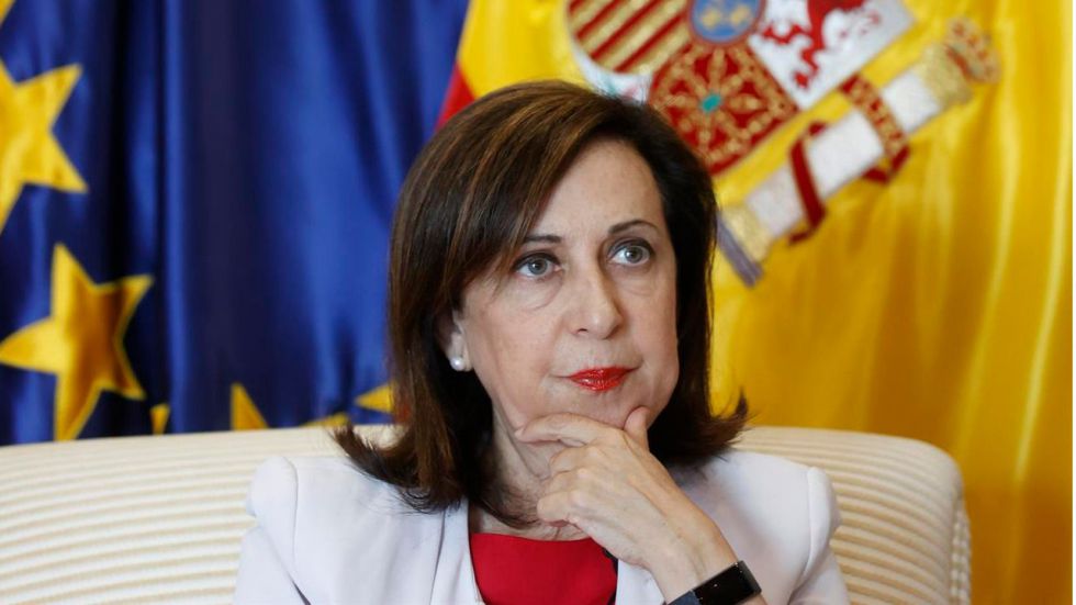 Robles confirma que España se quejó a EEUU por el soborno a dos agentes del CNI
