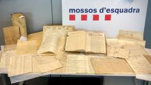 Los Mossos recuperan un manuscrito de una leyenda de Montserrat y una cruz gótica