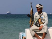 Insólito: los hutíes secuestran un buque de propiedad israelí y copa el turismo en Yemen