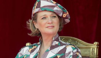 La hija extramarital del rey emérito de Bélgica reclama un trato igual al de sus hermanos