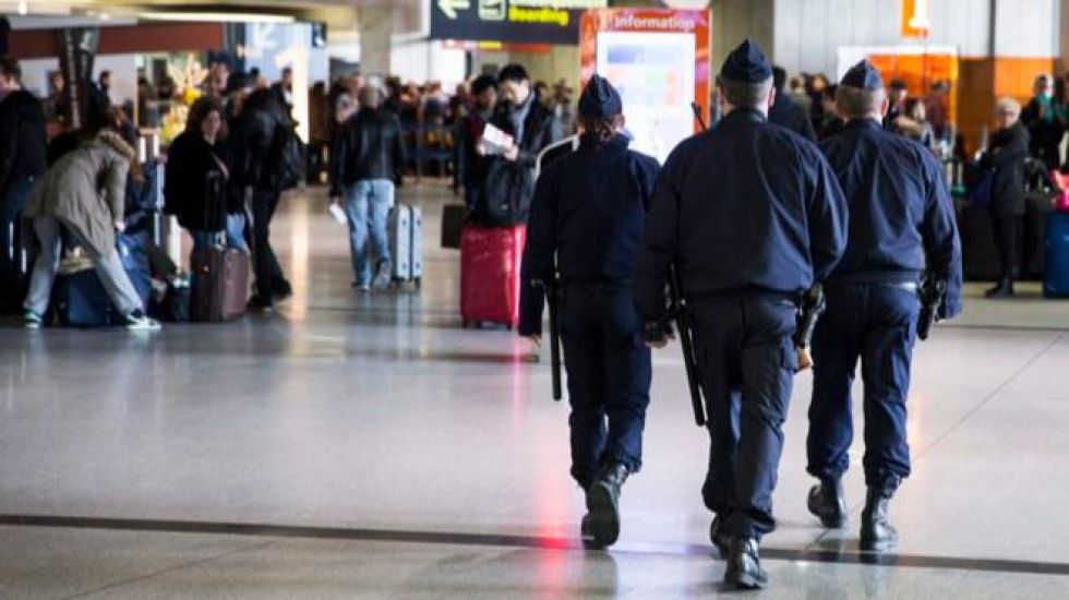 Despega hacia la India el avión retenido en Francia desde el jueves por tráfico de personas