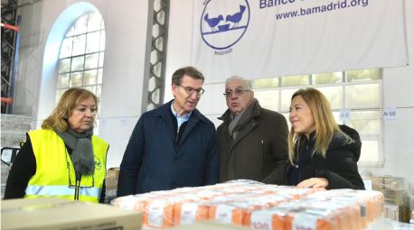 Feijóo visita el Banco de Alimentos de Madrid para alertar de la creciente pobreza en España