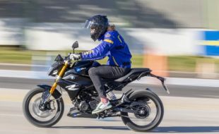 El RACE fomenta la conducción segura en motos con cursos específicos