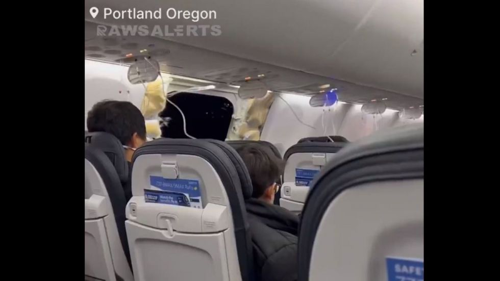 Un avión aterriza a salvo en el aeropuerto de Portland